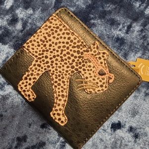 Nwt- Fossil Leather Wallet- womens green wallet with Leopard!  CUTE CUTE CUTE!